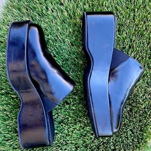 Black Lisa Says Gah Dakota clogs size 7